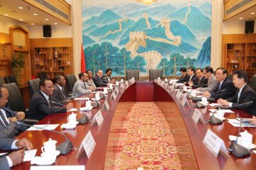非盟社会事务委员Mustapha Sidiki Kaloko博士率非盟高层卫生代表团拜会国家卫生计生委王国强副主任