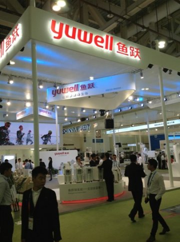 鱼跃新品亮相第70届CMEF