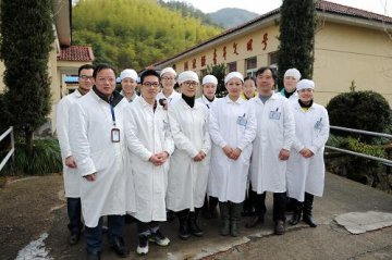 与“中国麻风第一村”的医疗团队面对面