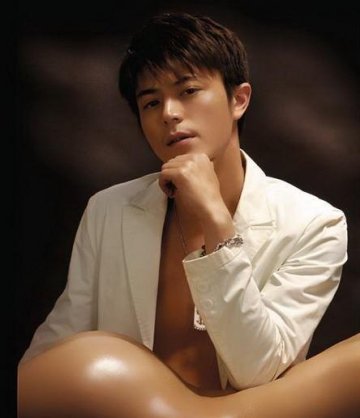 两性心理大揭秘：教你读懂男人的身体语言