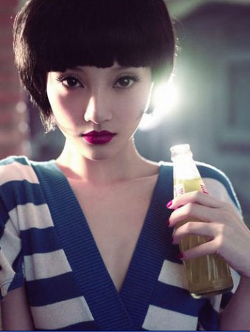 李小璐 时尚短发美艳写真