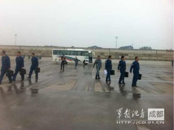 中国空军航空兵将执行首次大规模空投空运