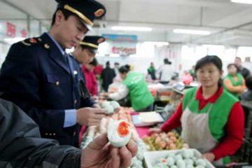 北京工商局：食用红心鸭蛋致病可以索赔