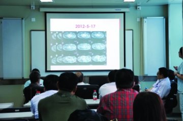 最美女教师接受第二次手术 市民自发为其加油