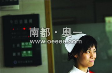 医院护士戴头盔续：院方相信政府已解除警戒