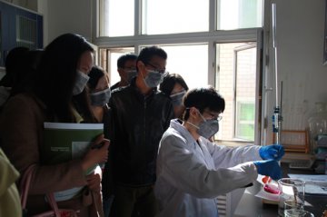 轻工业环保所“实验室开放日”活动举办