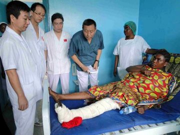 中国医疗队积极参与救治刚果（布）爆炸事故伤员