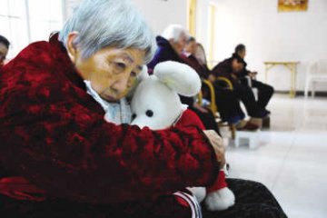 中国老年人生存现状调查：老人7年才排进养老院