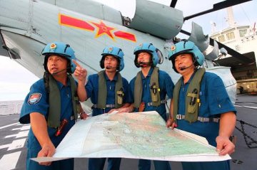 海军新医疗救护舰载直升机首飞太平洋