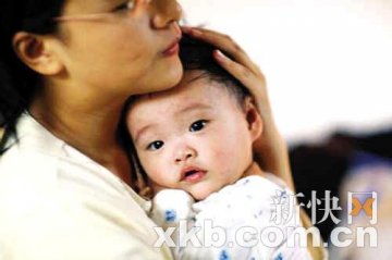 医生提醒儿童不停挤眉弄眼可能患有抽动症