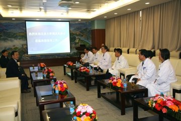 周其凤校长到口腔医学院指导工作