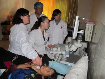 情系藏区 光彩行动——“光彩·西藏和四省藏区健康促进工程”藏区行四川行动