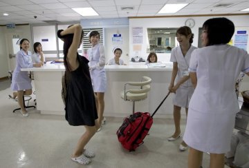 首度公开：男人变女人全程