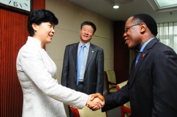崔丽副主任会见利比里亚卫生部副部长卡特