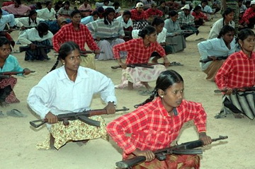 沦为杀人机器和性奴的幼女