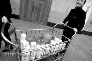 上海奉贤区机关会议室：“没收”烟灰缸