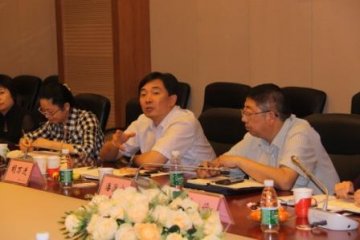胡万进局长调研市儿童医院