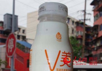 新希望乳业旗下饮料现两个生产日期 疑似被篡改