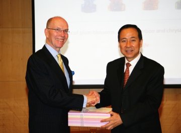 Jeffrey Koplan博士荣获2013年中国政府“友谊奖”座谈会在中心举行