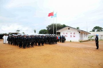 中国违和防暴队举行应对埃博拉疫情联合应急演练