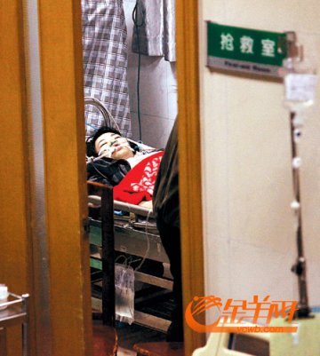 女孩微博直播自杀 2000网友跟帖劝说