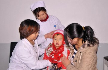 妇幼保健院为患病儿童贴心、暖心服务