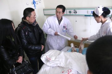贵州省荣军医院杨忠岑一行来医院参观考察