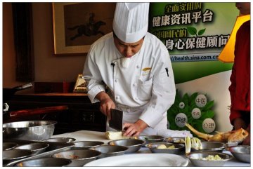 豆腐切小块