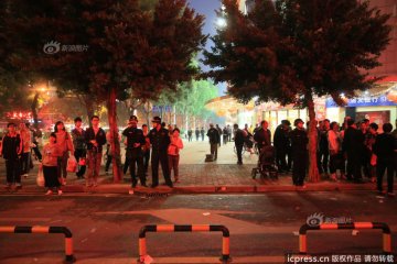 广州近百人持砖头木棒打砸医院