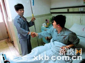 民警营救清淤工被毒晕续：将获当地公安局表彰
