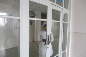 上海411医院一男护工持刀刺伤护士长，事发前曾争吵