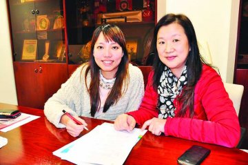 红会释急救护送车分别