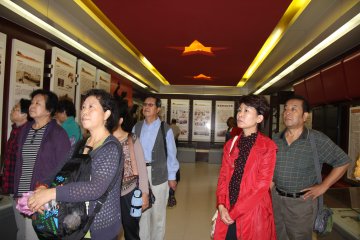天坛医院退休党支部参观爱国主义教育基地