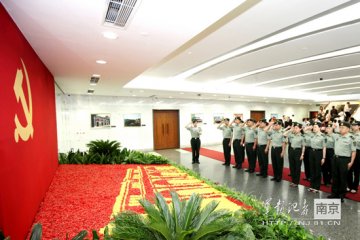 第455医院组织官兵参观“一大”会址
