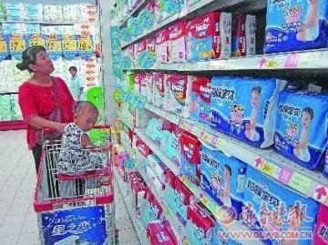 网传纸尿裤过宽或致婴儿变O形腿引热议