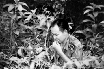 钟捷东：痴迷黎医药的汉族军医