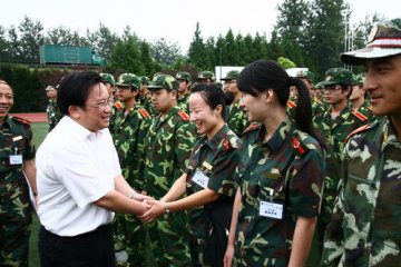 医学院领导看望我院参训师生