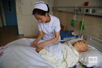 第97医院用真诚真心赢得老干部高度赞誉