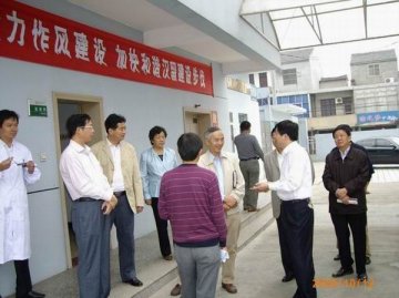 省政府参事对我省农村医疗卫生事业发展状况进行调研
