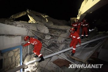 中国国际救援队在海地全力开展医疗救助