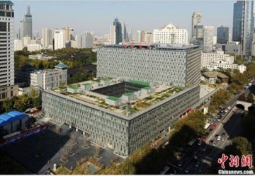 南京一医院11亿建奢华医院带停机坪遭质疑