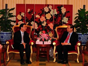 王国强副主任会见国际生殖健康供应联盟代理主席一行