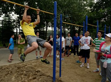浙江某高校开学时对学生进行体能测试
