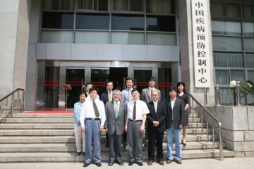 杨维中副主任会见日本长期专家蜂矢先生