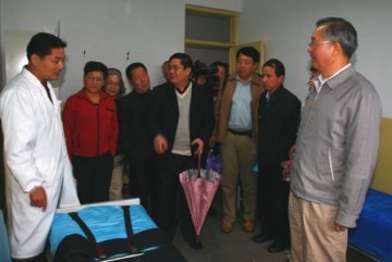 〖图片新闻]对兵团卫生人才状况进行调研