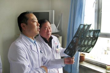 人物风采：郝建军：真情铺就援疆路
