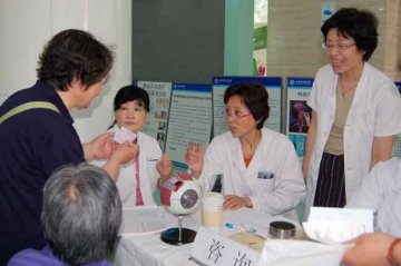 中国康复研究中心北京博爱医院开展“全国爱眼日”义诊活动