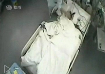 贵州对重症监护女童扇耳光的护士被开除