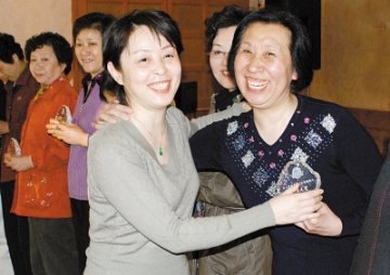 35年护龄老护士受表彰
