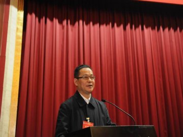 第一组召集人安徽省中医药管理局局长董明培汇报讨论情况